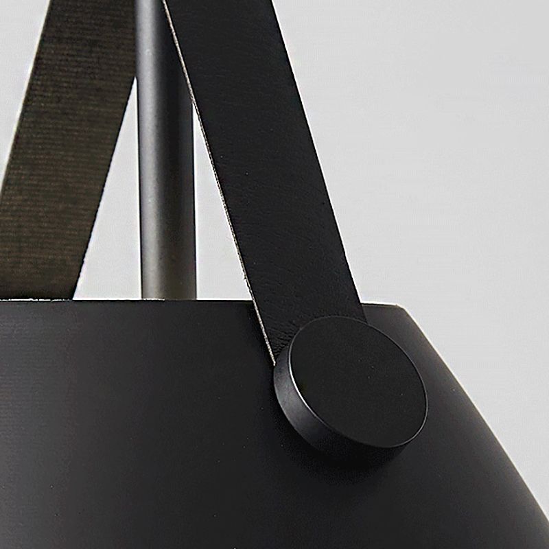 Modernistische konische Anhängerbeleuchtung 10,5 "/14" W 1 Glühbirnen -Metall -Aufhängung Licht mit Lederband in Schwarz/Blau über dem Tisch