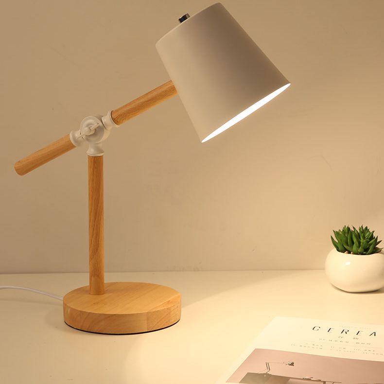 Lampada da tavolo con braccio oscillante in legno Macaron Lampada da lettura a 1 luce con paralume affusolato in metallo