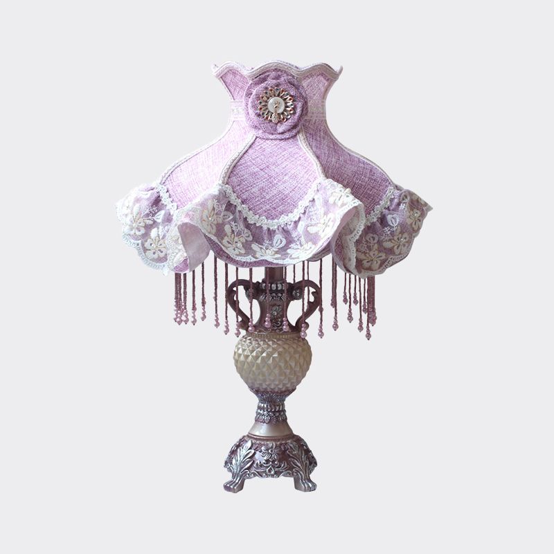 Französische Spitzenverkleidung Nacht Lampenmaterial 1-Bulb-Schlafzimmertisch Licht in Lila mit Harzvase-Basis