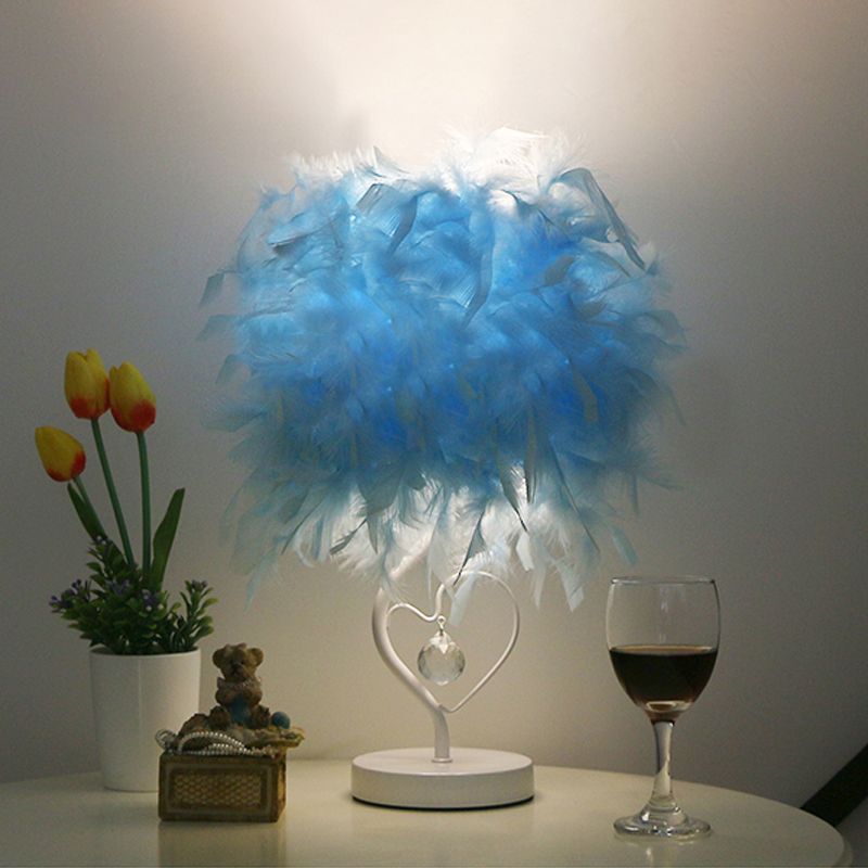 Mesa de estar de batería Lámpara de soporte de plumas de plumas simples en blanco/rosa/burdeos con marco de corazón y orbe de cristal