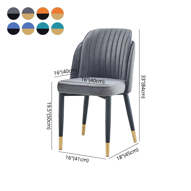 Silla de comedor de estilo escandinavo Silla de comedor de cuero y metal con respaldo sólido