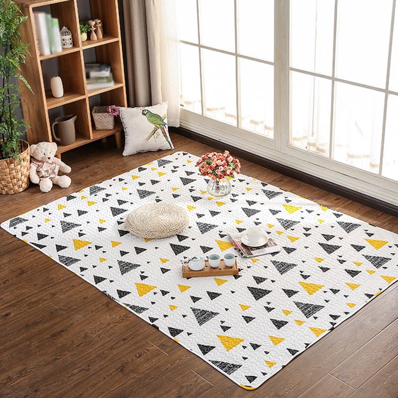 Geometric Pattern Rug Synthetic Carpet Pet Friendly Stain Resistant Rug for Bedroom