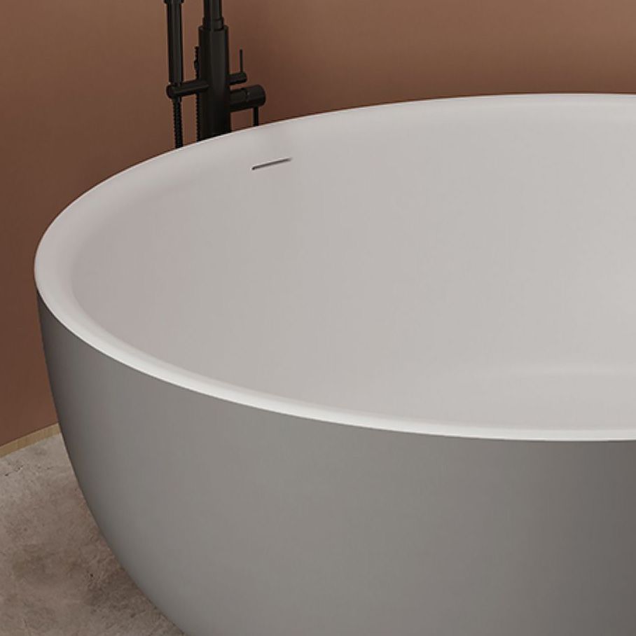 Round Antique Finish Soaking Bath Stand Alone Modern Bath Tub