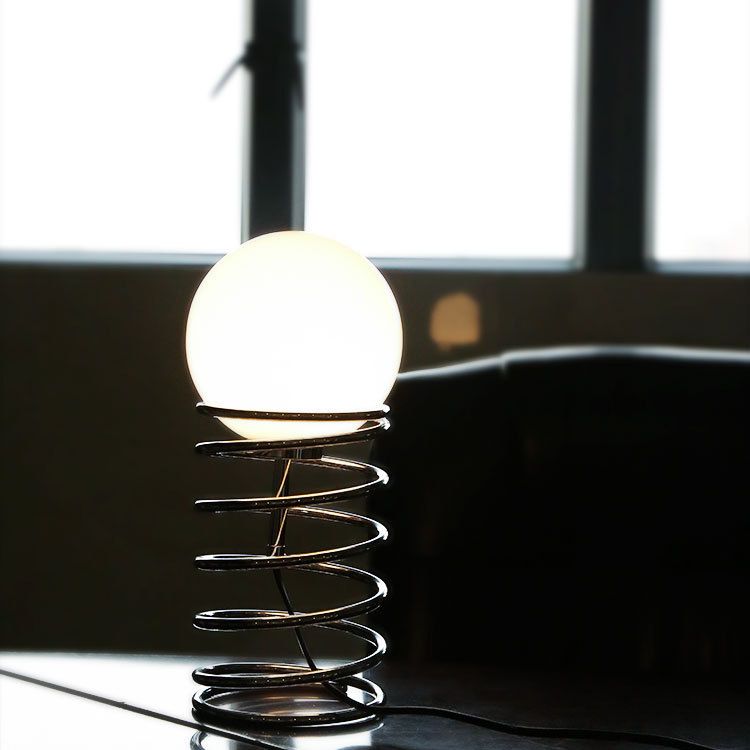 Lampada da tavolo a molla cromata Lampada da comodino minimalista in vetro bianco a 1 lampadina per camera da letto