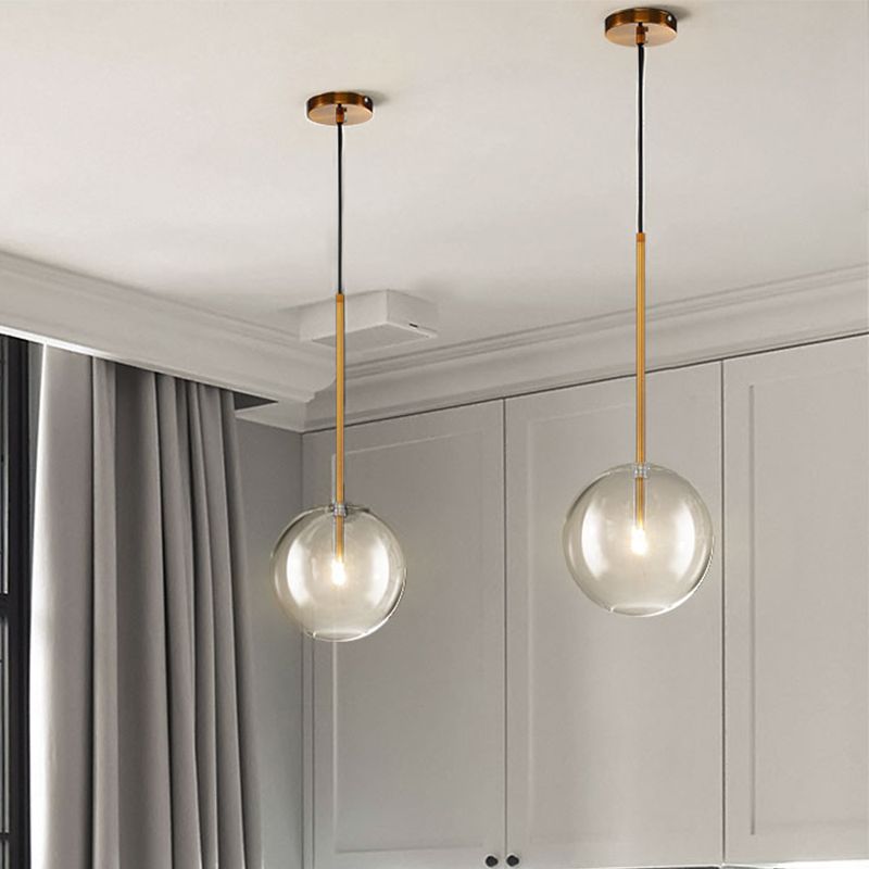 Clear Glass Globe Suspension Lighting Minimalist 6 "/8"/10 "breites einzelner goldener Anhänger über Tisch