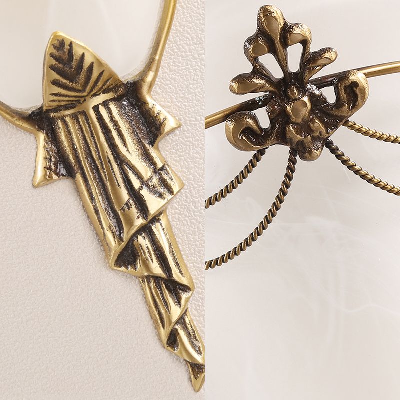 Brass Bell Sconce Traditionnaire Verre d'opale 1 Éclairage mural mural pour le chevet