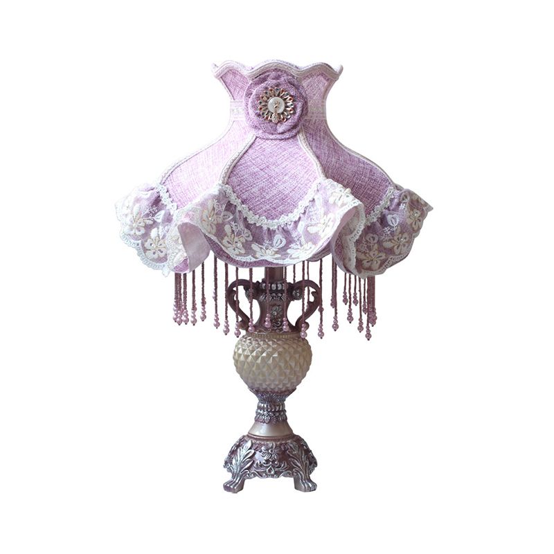 Französische Spitzenverkleidung Nacht Lampenmaterial 1-Bulb-Schlafzimmertisch Licht in Lila mit Harzvase-Basis