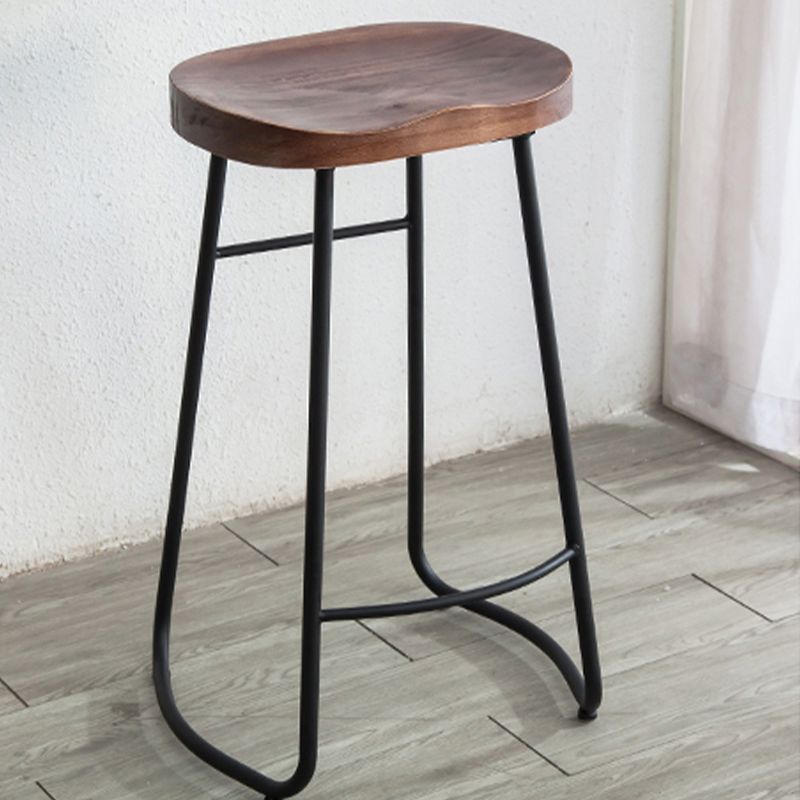 Modern Armless Backless Counter Stool Iron Bar Stool with Wooden Seat and Pedal for Cafe