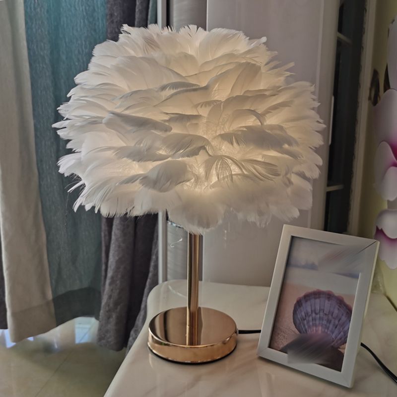 Zeitgenössischer Stil Schreibtisch Beleuchtung Leuchte kreative Federschreibtischlampe für Schlafzimmer
