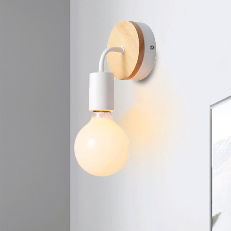 Nordic Elemy Bare Balb Wall Light Gnonce Metal and Wood 1 Light Bedroom Wall Lampe With Curved Bras en blanc
