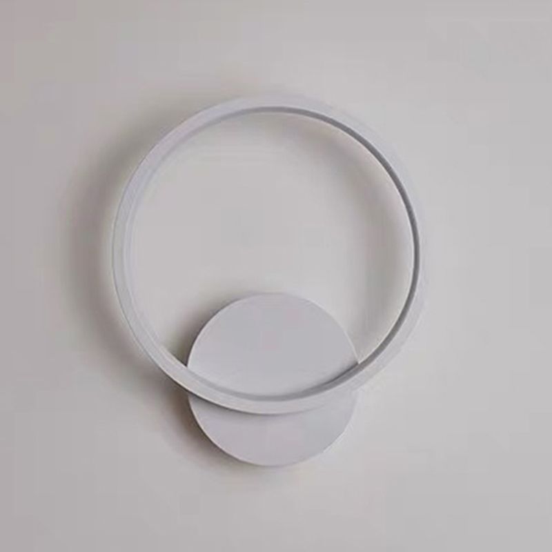 Luci da parete dell'ombra geometrica in metallo Moderno Simple Stile 1 Fun a monte della testa Flainia in bianco