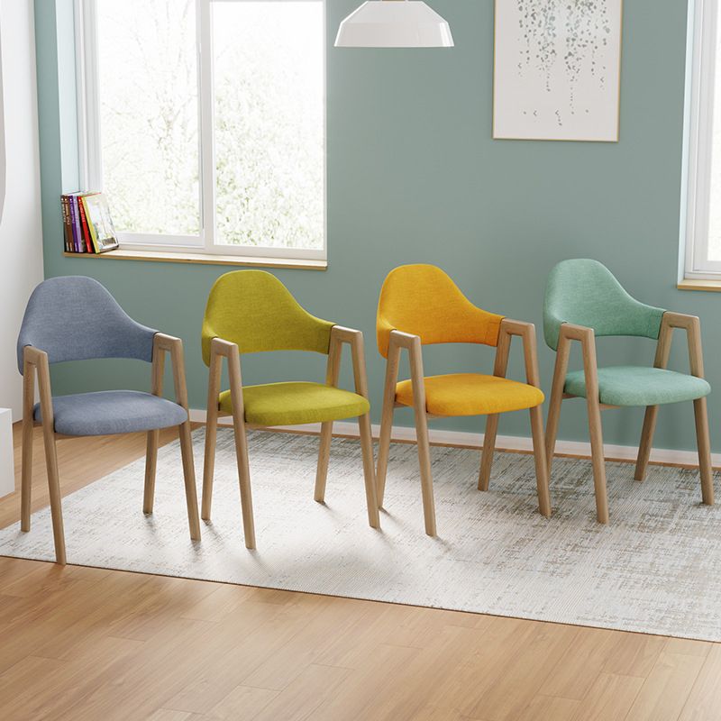 Accueil fauteuil nordique chaise de salle à manger empilable en bois à dossier ouvert avec coussin en éponge