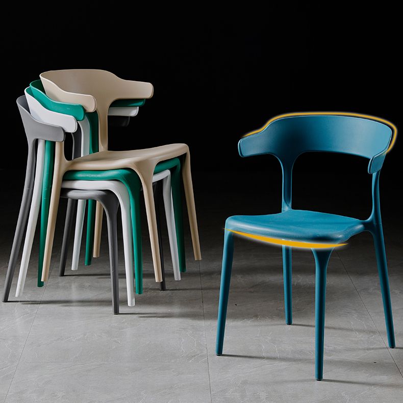 Chaises de salle à manger sans accoudoirs en plastique Chaises d'appoint empilables scandinaves (Ensemble de 4)
