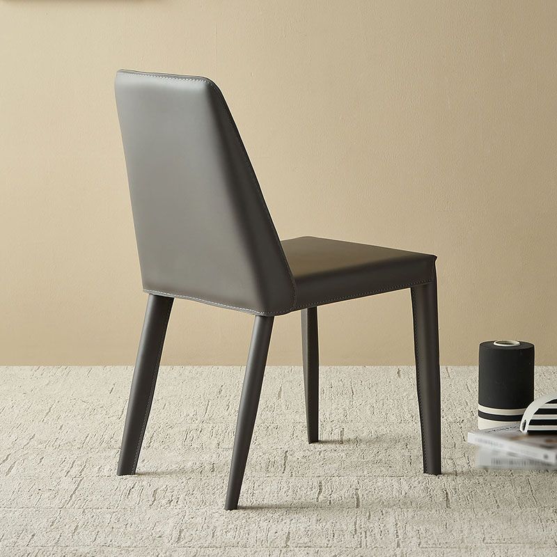 Silla de cuero moderna del comedor Silla sin brazos del metal para el uso del restaurante
