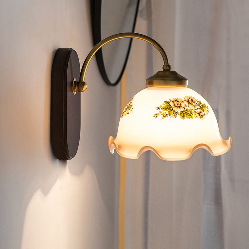 Flower Sconce Light Fixtures Modern 1-Light Brass Wall Mounted Lamp with Grass Shade