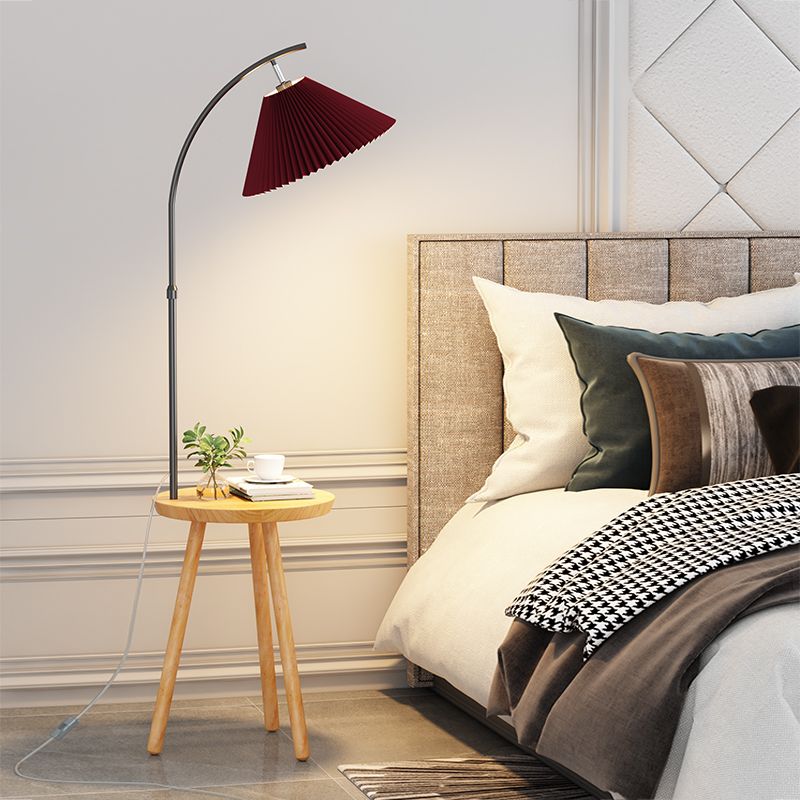 Lámpara de pie colorida nórdica, lámpara de pie con sombra de arpillera y mesa de madera para sala de estar