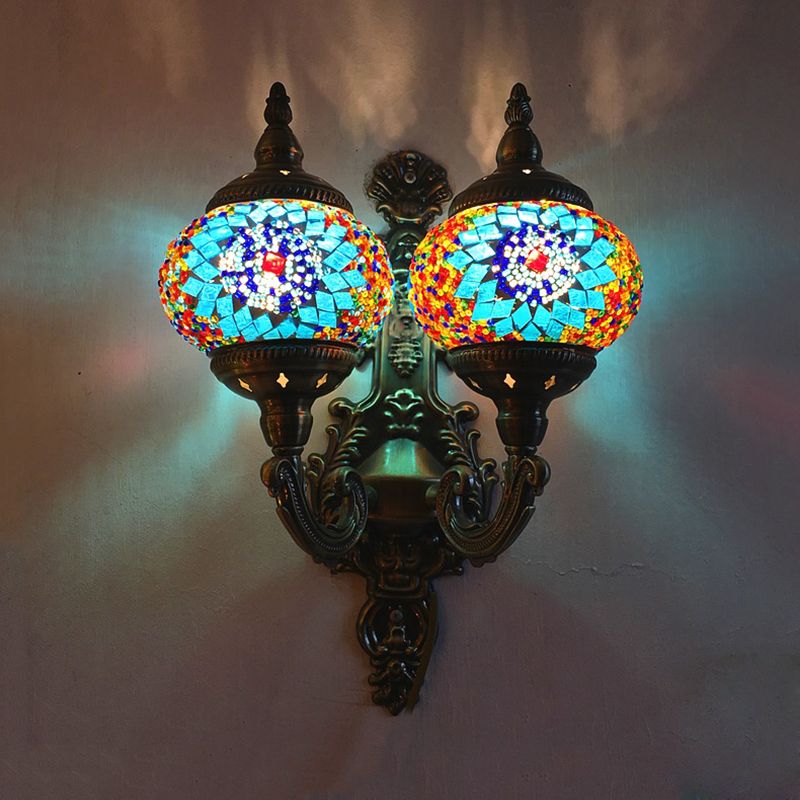 Traditionelle Kugelwandhalterung Licht 2 Köpfe Buntglas Wandleuchte in Weiß/Gelb/Himmelblau