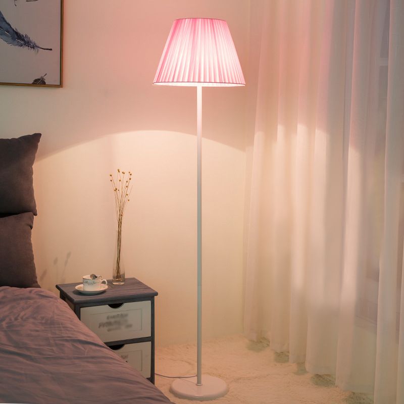 Luz de piso de lámpara de lámpara simple moderna con bulbo de macarrón con sombra de tela para dormitorio