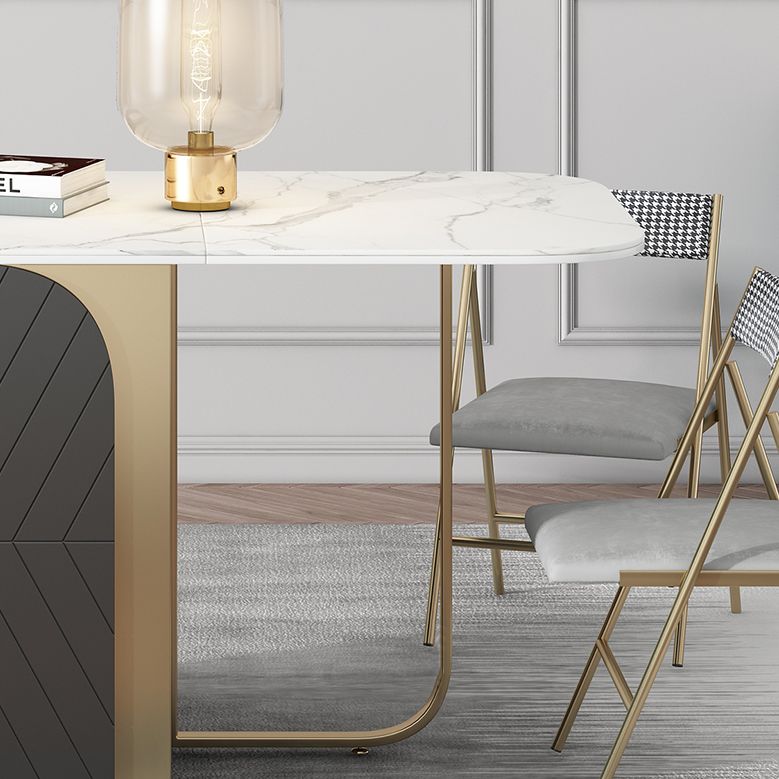 Mesa de comedor rectangular moderna de piedra sinterizada de cabello de 63 "con marco de oro