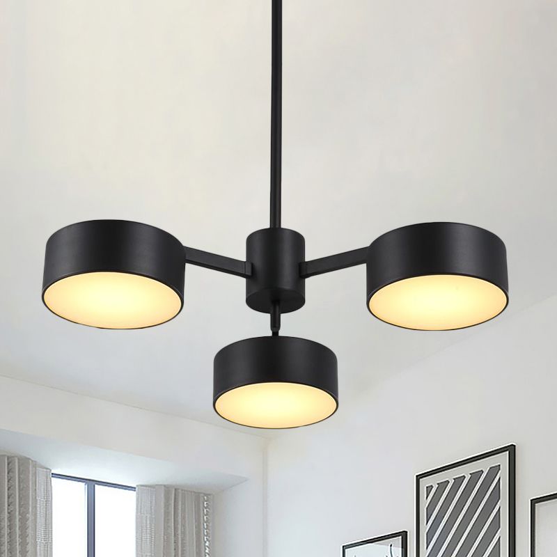 Le pendentif de 3 ampoules post-moderne avec la lampe à lustre à tambour noir de la nuance de fer noire