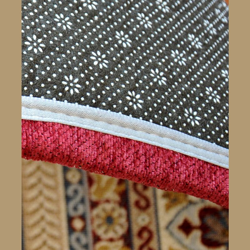 Dark Red Vintage Rug Polyester Graphic Area Rug Non-Slip Backing Rug for Living