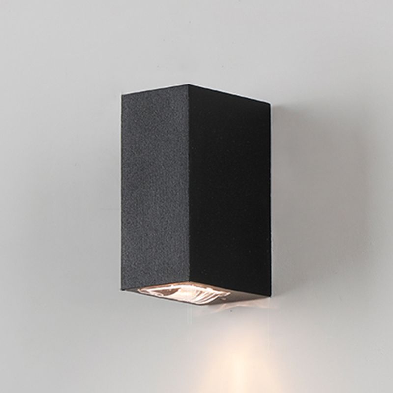 Luz de pared de metal de forma cuadrada estilo moderno de 2 luces lámpara de montaje de pared en negro