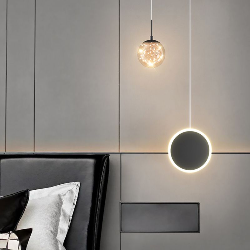 Kugelförmige Form des zeitgenössischen Stils Anhänger Lichter Metall 2 hängende Lampen