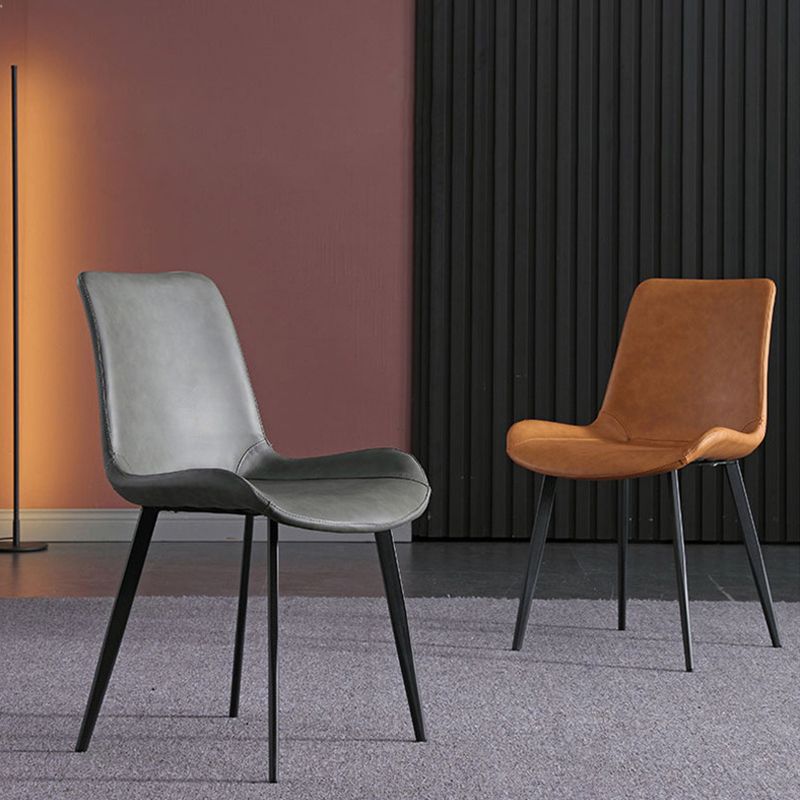 Chaise de cuir en faux cuir de style moderne 20 '' Chaise de restauration Parsons large pour un usage domestique