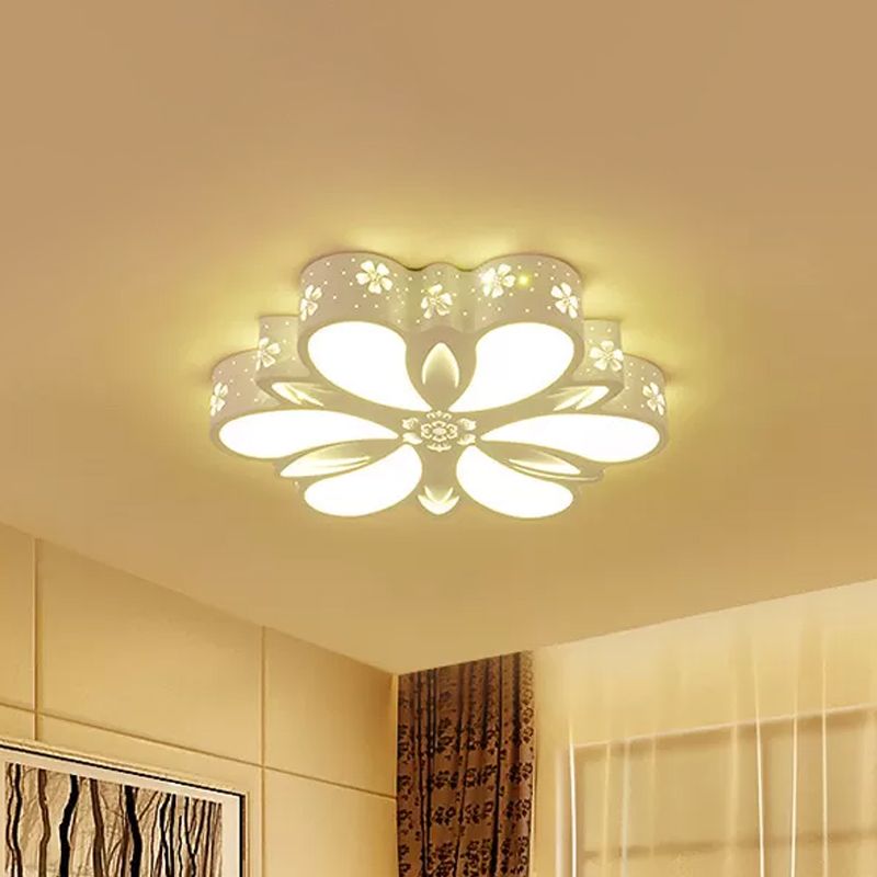 Cut-out Flower Flush Mount Ceiling Light Contemporary Acrylic White LED Flushmount Lighting in Warm/White/3 Color Light