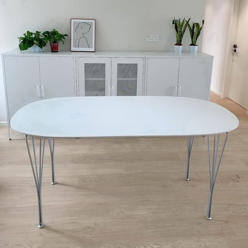 White Solid Wood Table Contemporary Oval Dining Table with 4 Legs