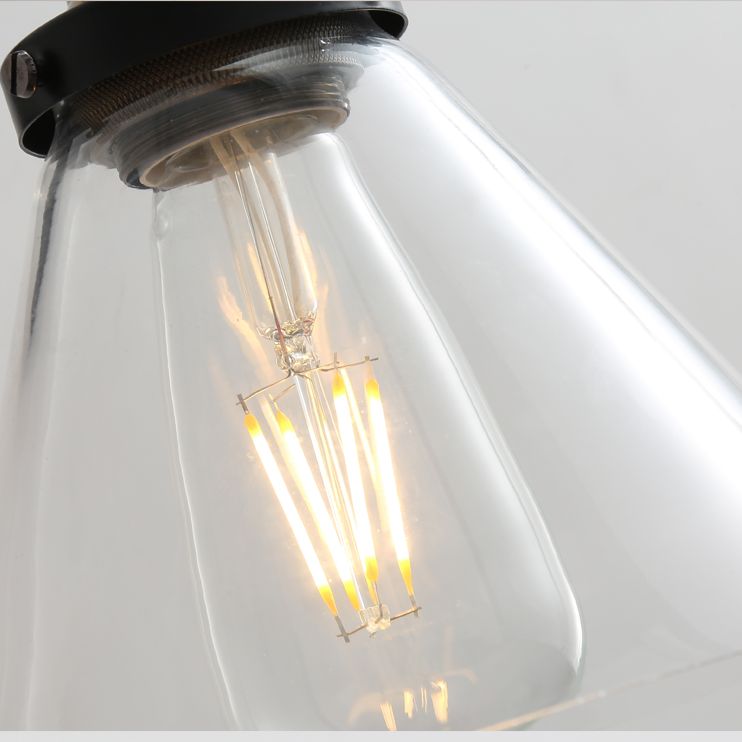 Vintage Industrielle Wandleuchter Ein leichtes Leuchten Licht im klaren Glasschatten