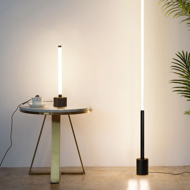Semplice lampada da comodino a LED tubolare a LED lampada da comodino acrilico con interruttore on-off