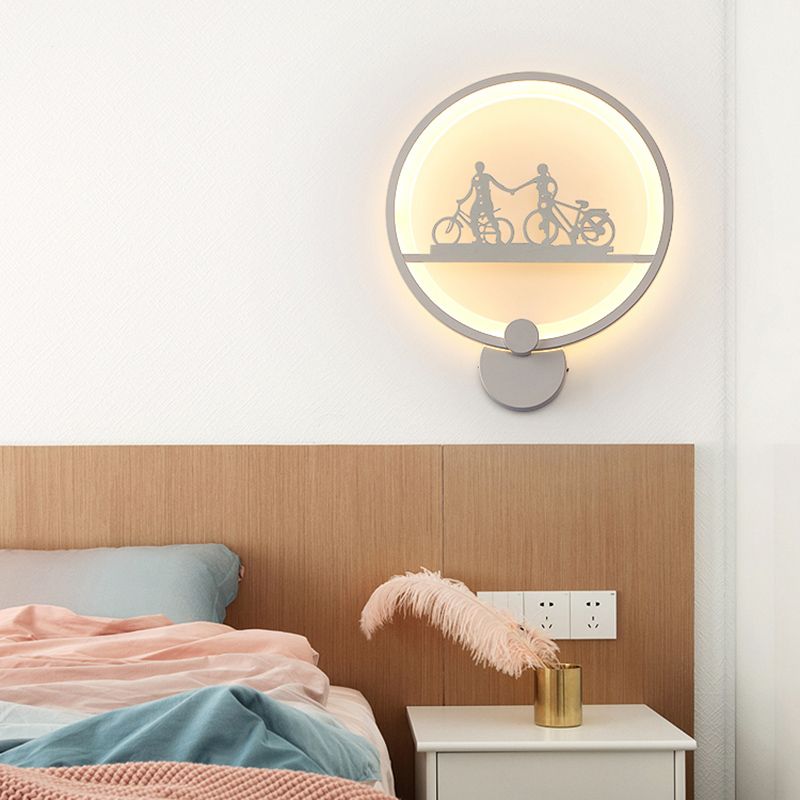 Unique Shape Metal Wall Light Modern Style 1-Light Wall Mounted Light Fixture in White