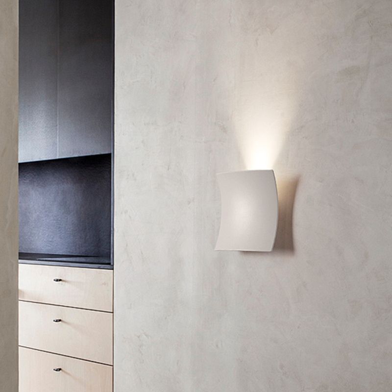 1 Light Metal Wall Light Modern Style Square Shape Wall Mount Light Fixture in White