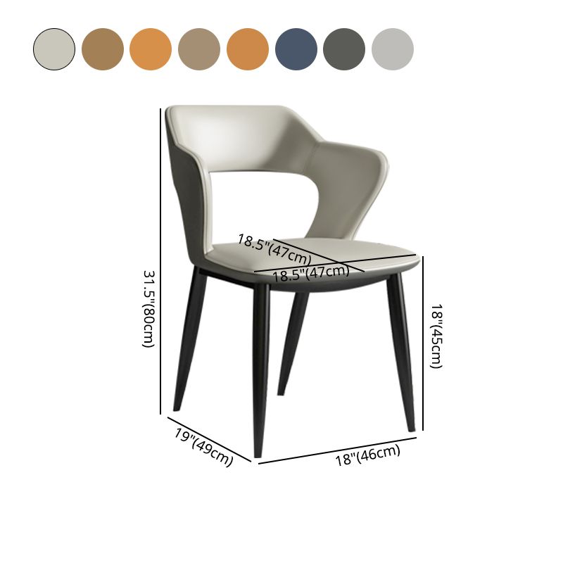 Silla de comedor contemporánea con respaldo abierto curvado de cuero con acabado mate