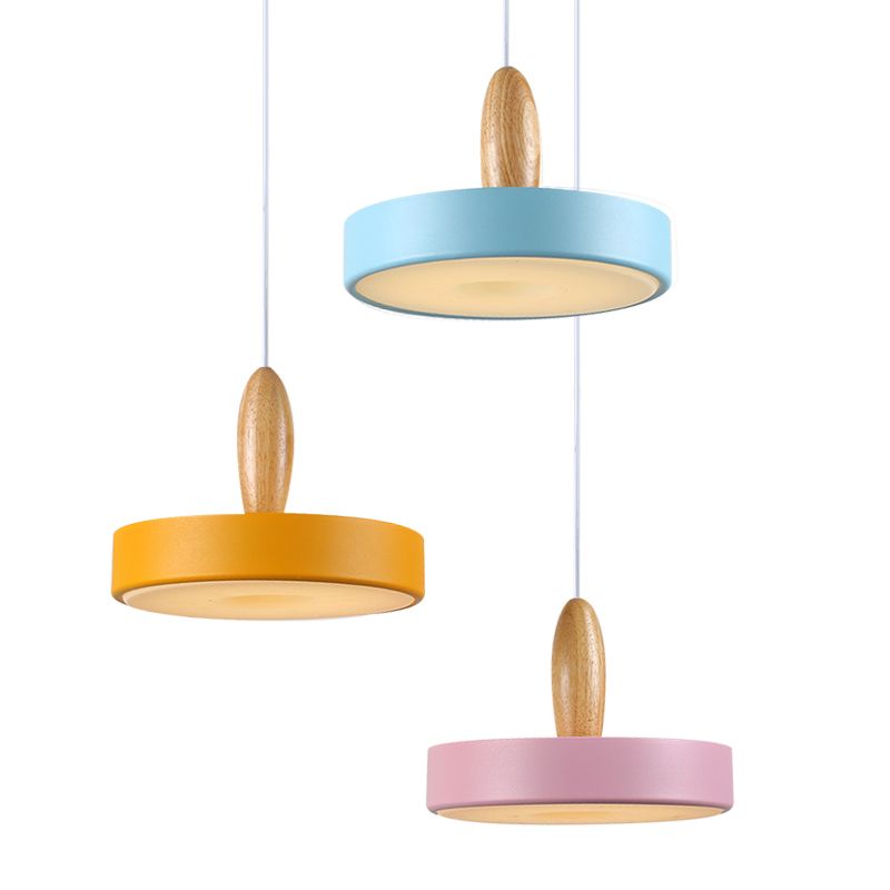 Luz colgante colgante de metal círculo contemporánea 3 luces azules y rosa y amarilla luz de techo