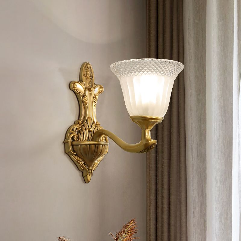 Messing afwerking wandbevestiging licht traditionele witte rib glazen klok wand sconce verlichting