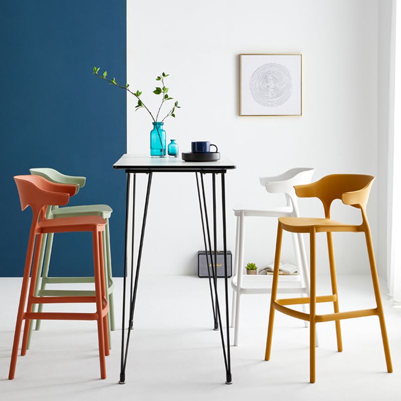 29-inch Modern Counter Bar Stool Armed Plastic Indoor Bar Stool with Footrest
