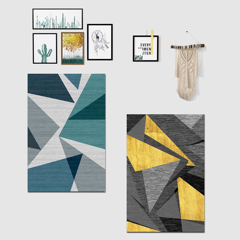 Grey Tone Modern Indoor Rug Polyester Triangle Print Rug Stain Resistant Area Rug for Living Room