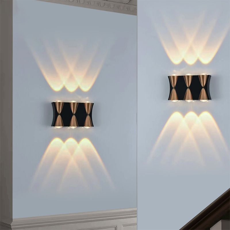 Lumière murale à LED géométrique en acrylique dans une application murale en aluminium de style créatif moderne pour les espaces extérieurs
