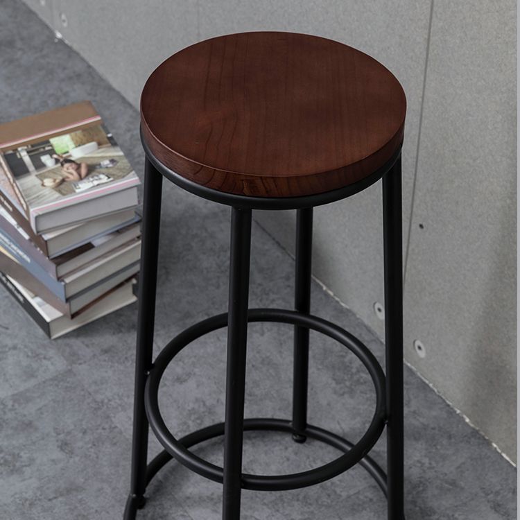 Modern Style Iron Bar Stool with Metal Footrest Simple Bar Stool for Bar