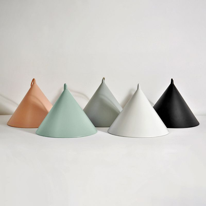 Nordic moderne suspendu au plafond Cône Fer 1-Light Pendant Light pour chambre à coucher