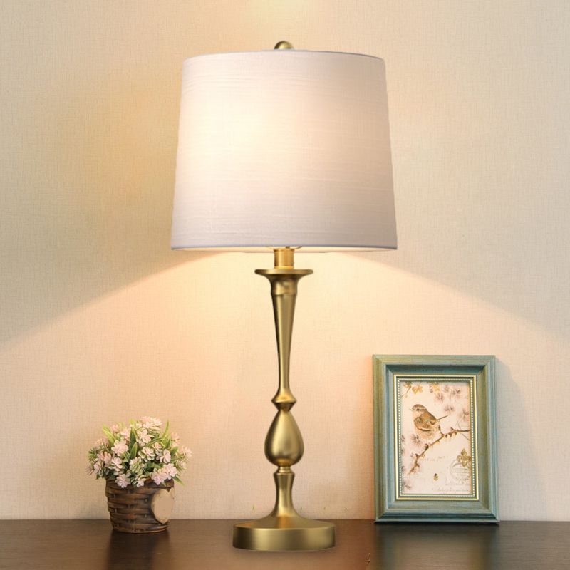 Stofffassform Nachtlampe Antiquier 1-Licht Schlafzimmer Tischstand Beleuchtung in Schwarz/Silber/Gold