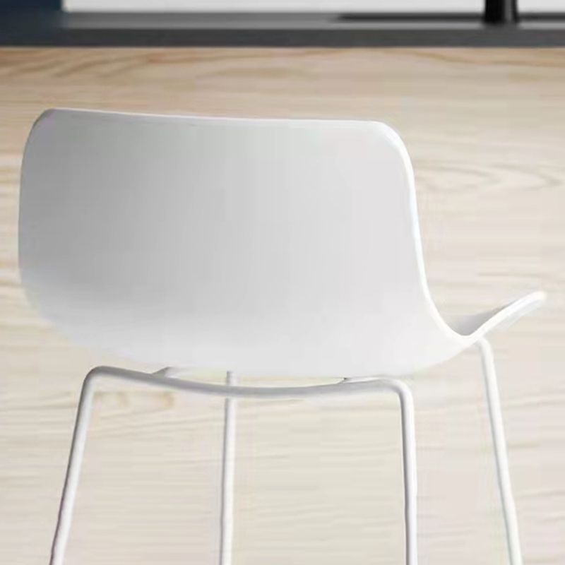 Scandinavian Low Back Counter Stool Plastic Armless Counter Chair