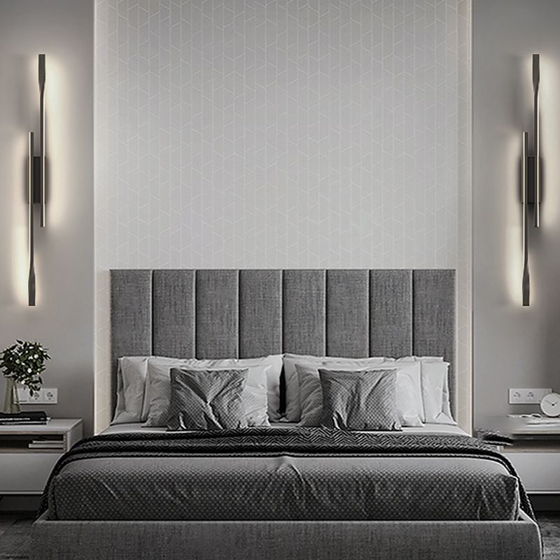 Linear Shape Metal Wall Light Modern Style Multi Lights Wall Mounted Light in Black
