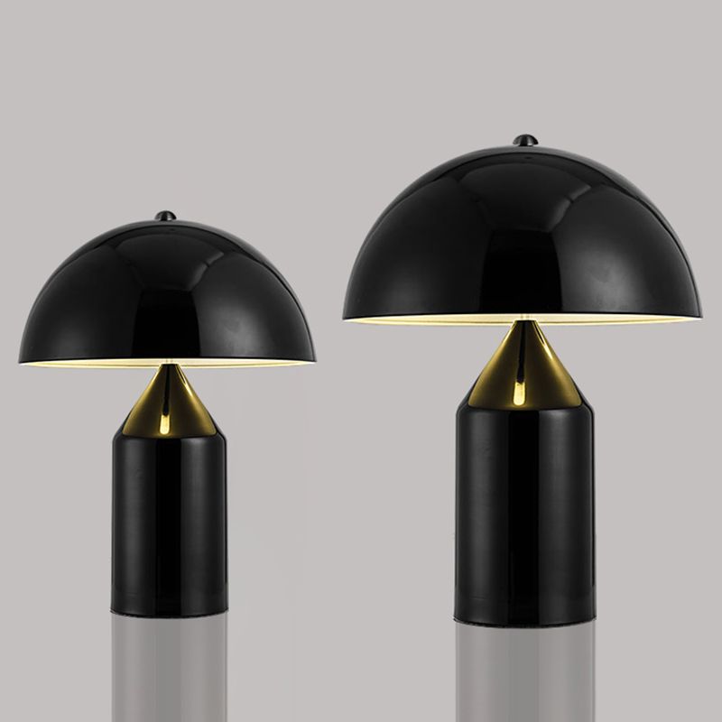 Nächte und Lampe für das Schlafzimmer mit Metallpilz-Look-Tisch-Leuchtfestigkeit und Lampe