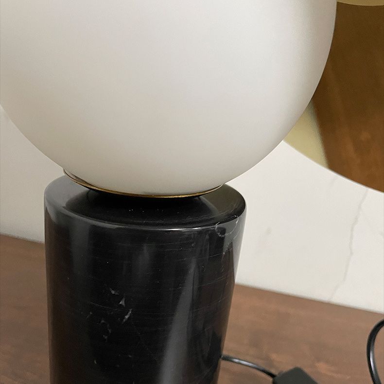 Nuits rondes en métal et lampe de style simplicité Lumière avec base en marbre