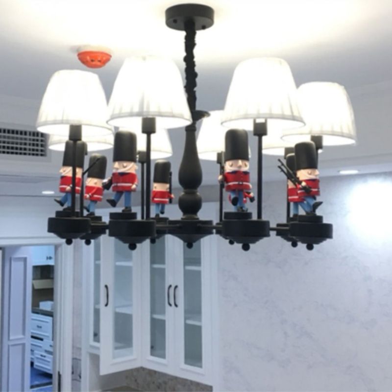 Soldier Pursery Chandelier Pendant Light Resin Resin Cartoon Hanging Light avec une teinte en tissu conique