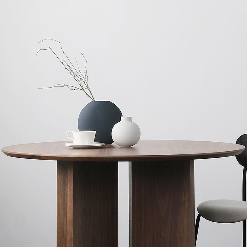 Round Solid Wood Dining Table Modern Brown or Natural Furniture with Wood Base