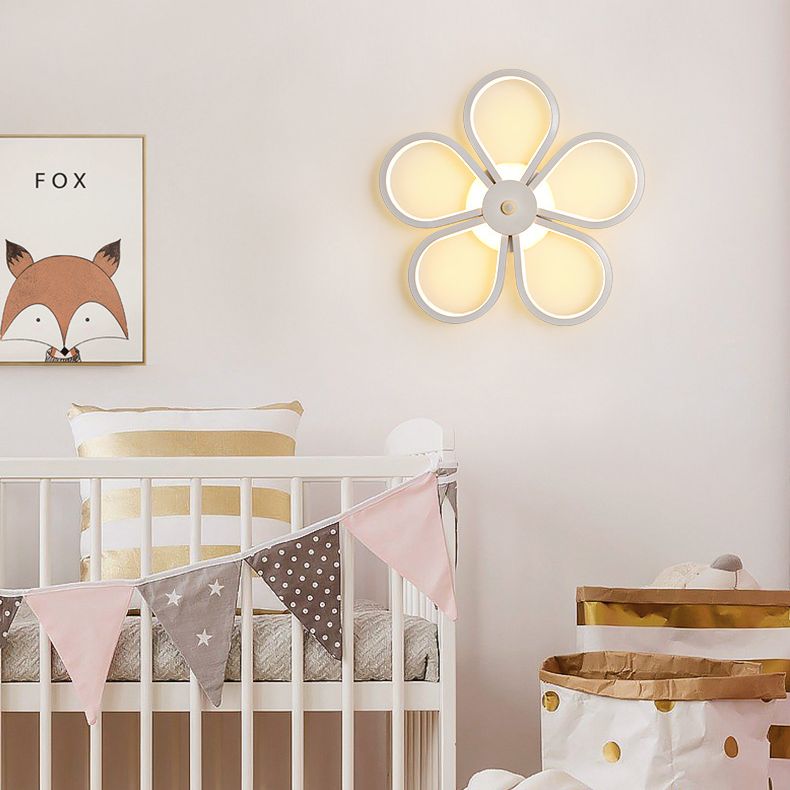 White Linear LED Wall Light in Modern Concise Style Aluminium Wall Lamp with Silicone Shade